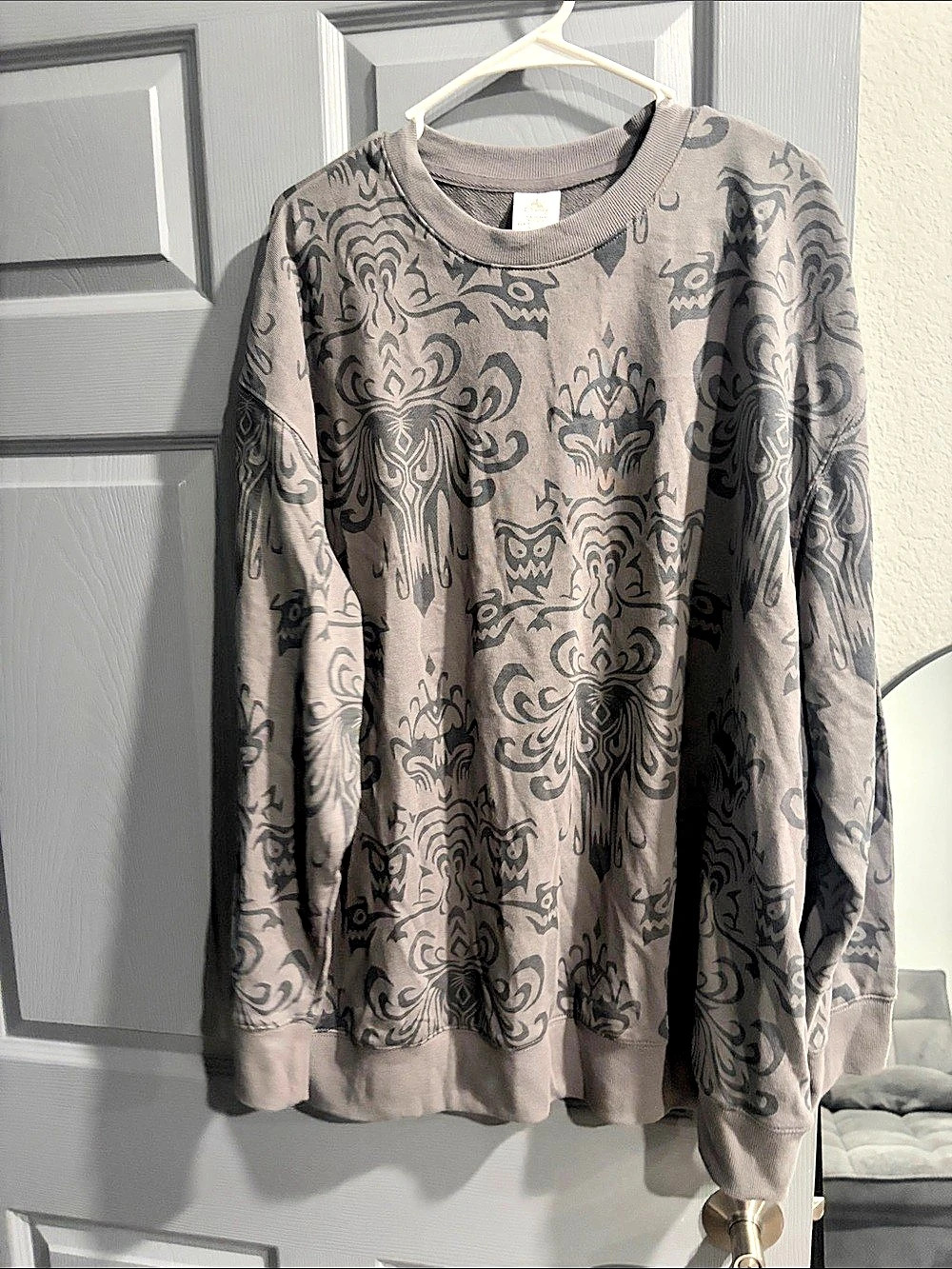 Disney Haunted Mansion Graphic Sweatshirt Gray 2XL NWT
